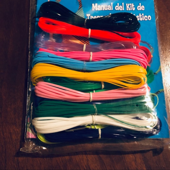 Summer Crafts Plastic Lacing Kit Creatology - Picture 3 of 4